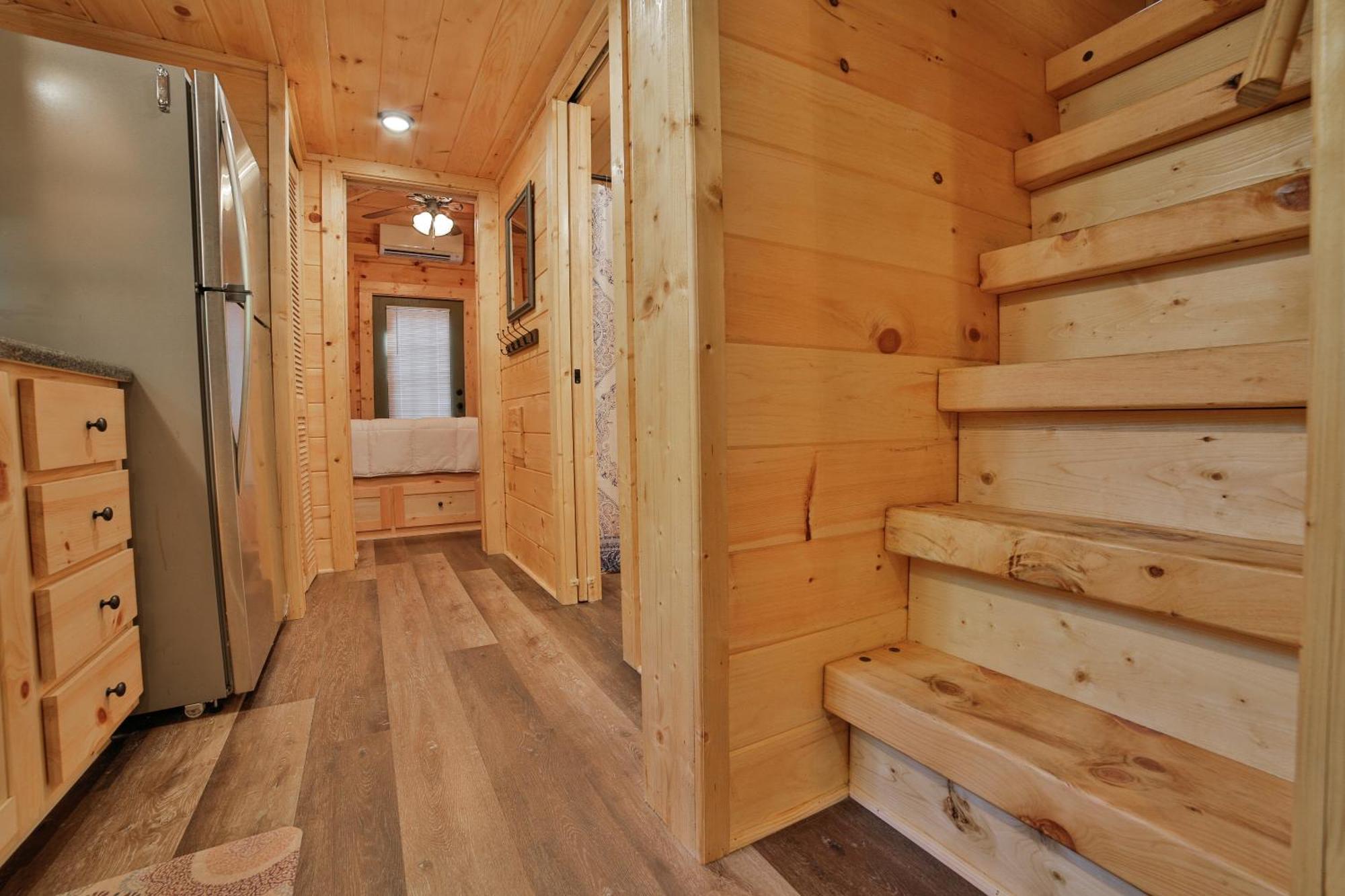 Jake Luxury Hot Tub Near Downtown *